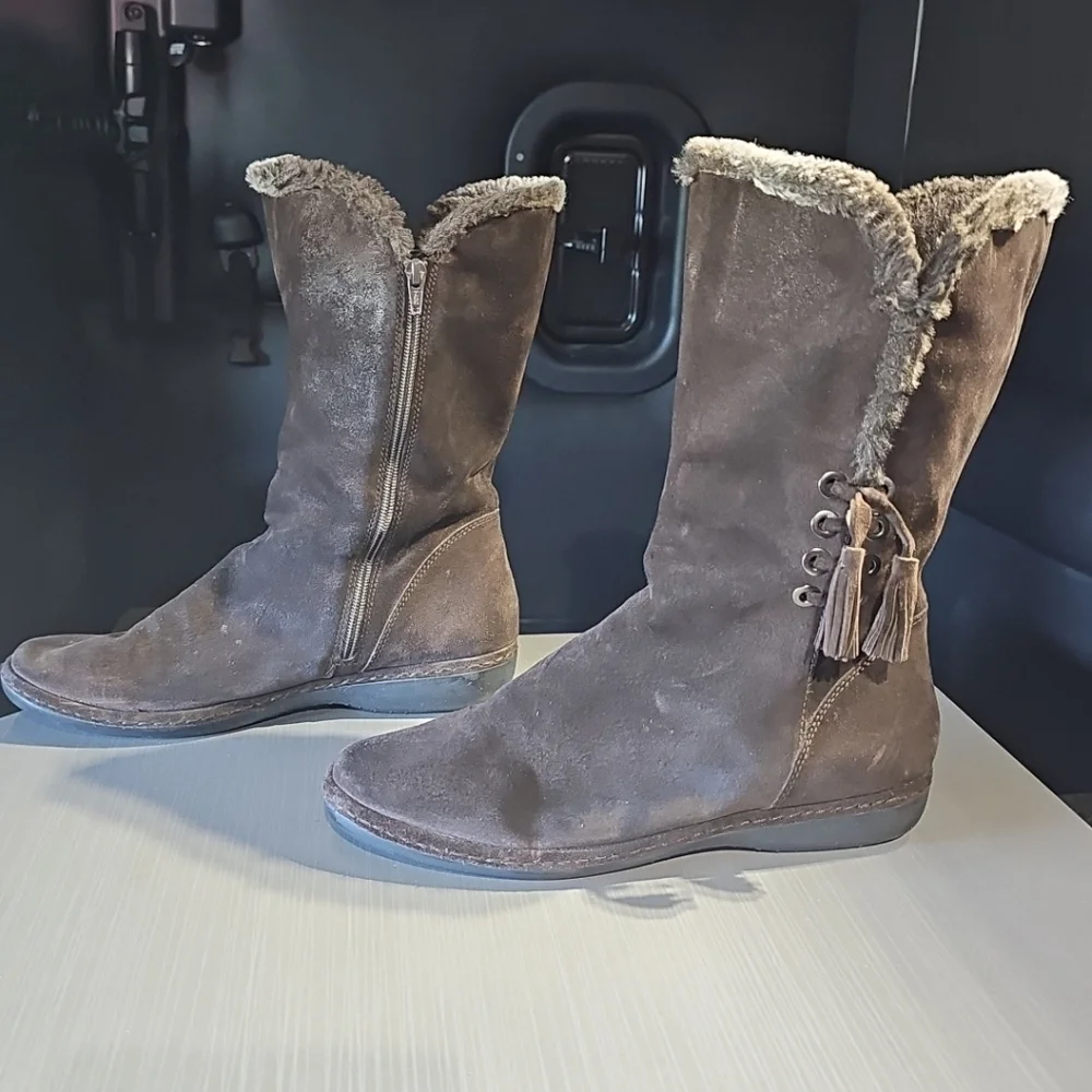 STUART WEITZMAN Brown Suede Fleece Lined Side Zip Tassel Winter‎ Fur Boots 10M